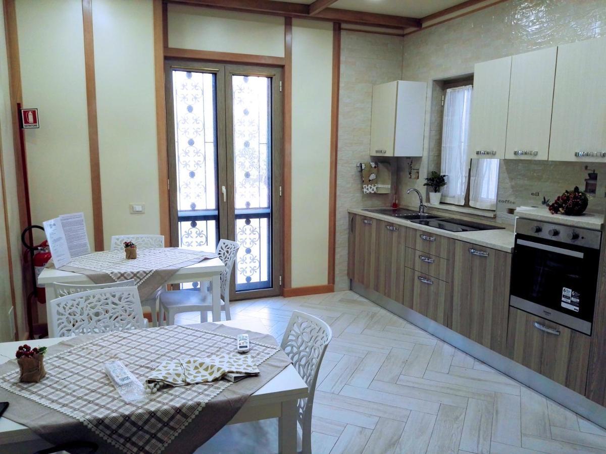 Rosa Vesuviana Bed & Breakfast Boscoreale Bagian luar foto